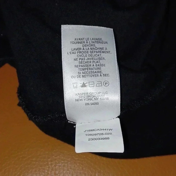  🍭🐾black skort with pockets.  Not new. - Picture 7 of 10